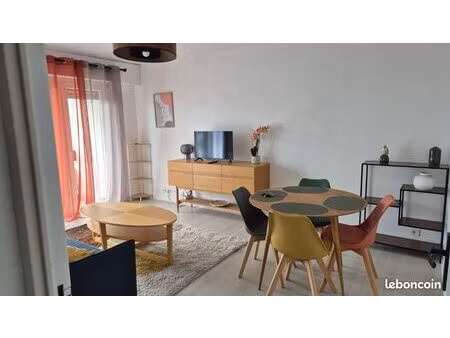 appartement t2 meublé 48 m² centre tarbes – vue pyrénées – parking privé