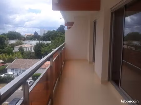 appartement t2   46 m² - 4ème étage  lumineux avec grand balcon 7 m² (vue panoramique) et 