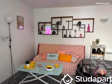 chambre 1 pièce 8 m²