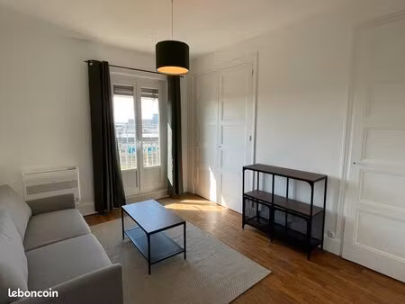 appartement t2  climatisé  43 m2  avec balcon