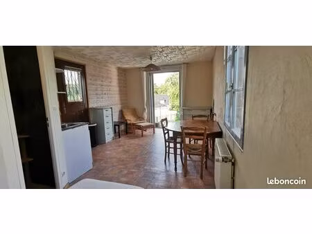 loue studio meublé dans ancienne ferme joliment rénovée