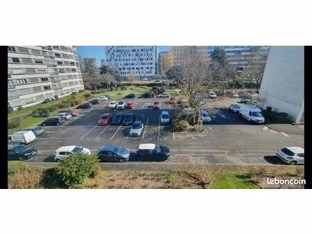 parking exterieur