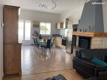 particulier loue maison de village f6 meublée - 34 980 st gély du fesc