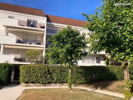 beau t4 meublé avec jardin clos et terrasse toison d’or