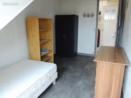 chambre 1 pièce 9 m²