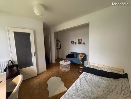 chambre 1 pièce 15 m²