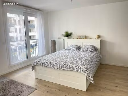 studio 1 pièce 32 m²