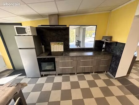 à tournes  f.2 bis  84 m² avec grand garage  chauffé 100 m²