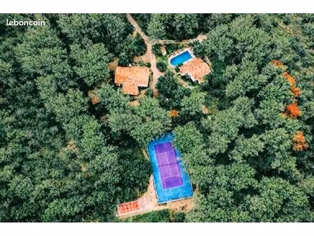 domaine d’exception en provence avec maison principale et 4 logements locatifs indépendant