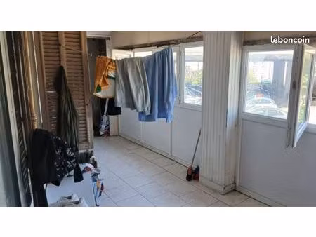 t2 avec veranda fermée - 35 m2 - 1er étage (sans charge  syndic bénévole)