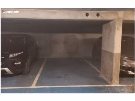 place parking en sous-sol lançon-provence