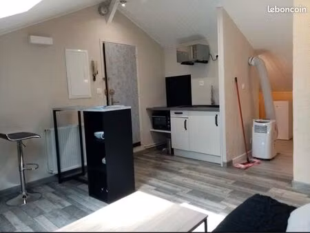 studio sous les toits 20m2
