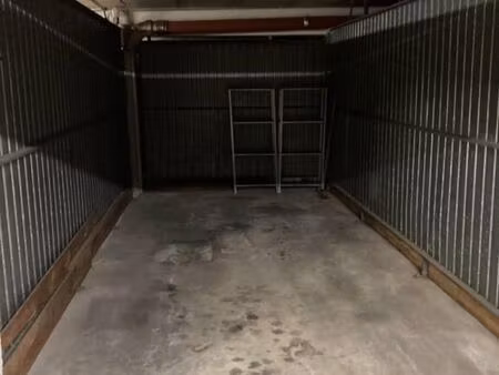 rare à la vente : a vendre garage fermé résidence allée des pins marseille 9ème