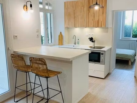 a vendre t2 blancarde charme de l’ancien avec petit exterieur privatif