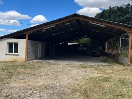 location hangar