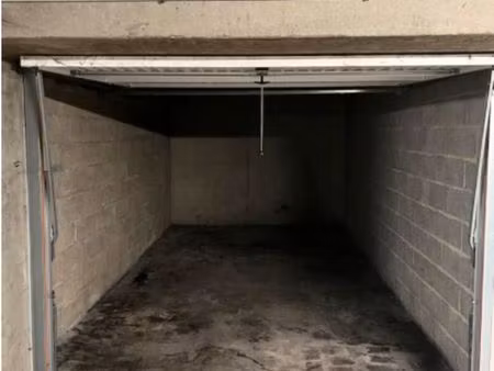 garage fermé sécurisé