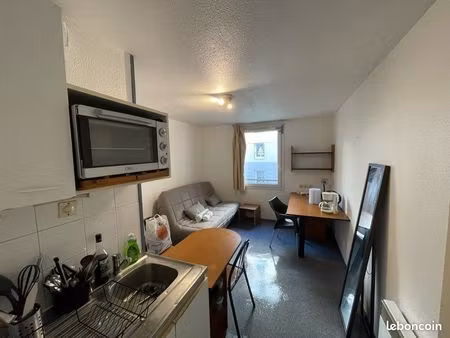 studio libre avec parking