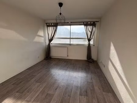 studio 21 m2 face ens