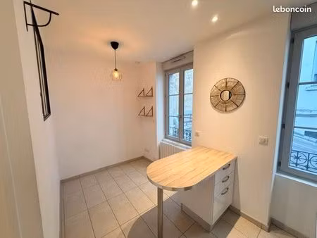 studio entièrement rénové - lyon 7e - avenue berthelot