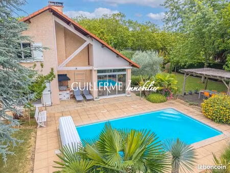 maison 8 pièces 178 m²