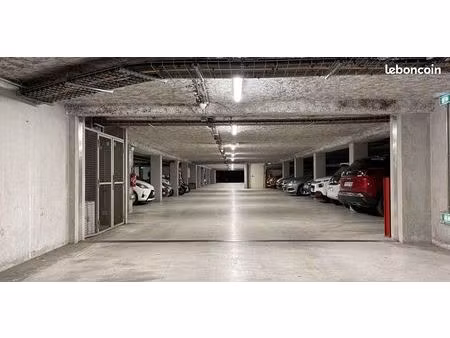 place de parking  stationnement privatif en sous sol