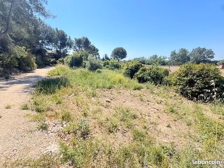 terrain constructible de 456m²