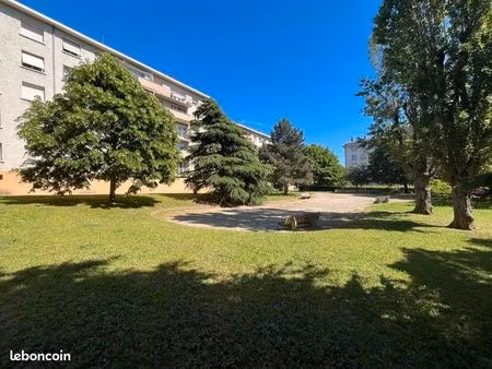 appartement 4 pièces 65 m²