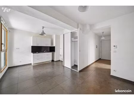 studio 1 pièce 28 m²
