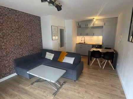 joli t2 équipé avec balcon