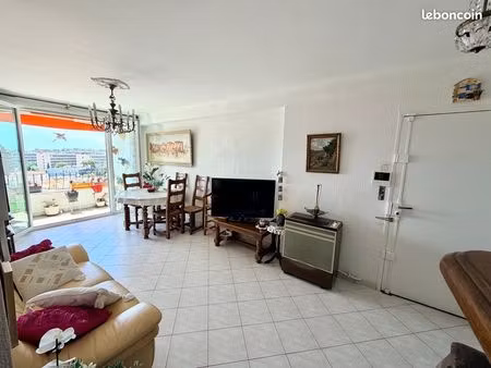 la timone - t3 lumineux et traversant avec balcon et vue dégagée