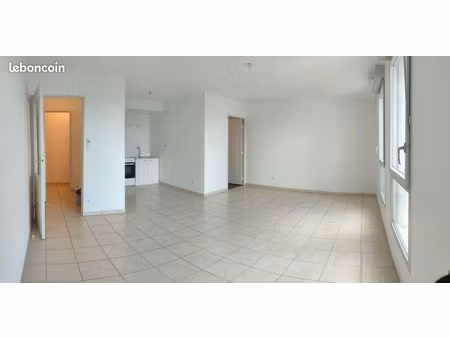 à vendre : charmant studio à tassin-la-demi-lune