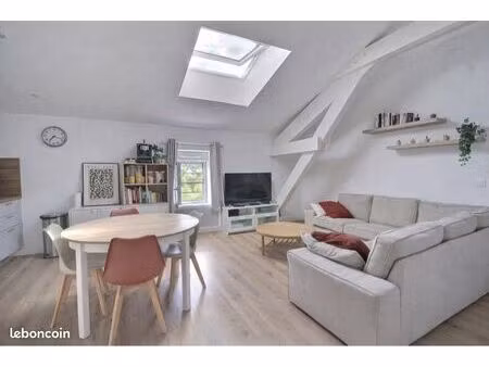appartement t3 rénové 54 m² - collonges-au-mont-d’or - gare à 1 min à pied