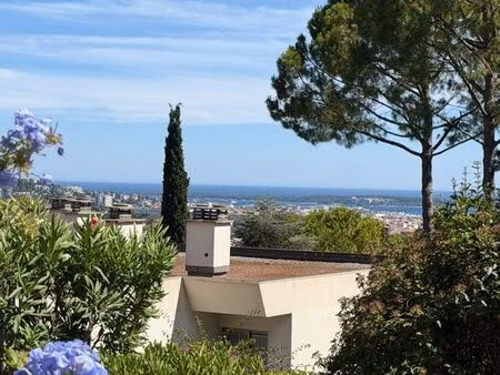 le cannet – 3 pièces de 74 m² avec vue mer  terrasses  véranda et jardin