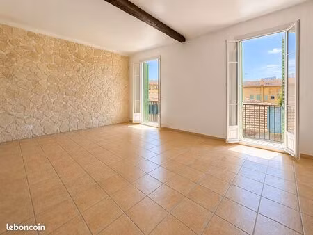 menton centre – 3 pièces 75 m² – dernier étage – vue dégagée