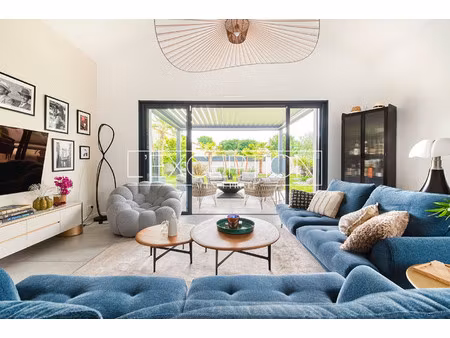 maison de luxe à vendre dans le quartier sud est