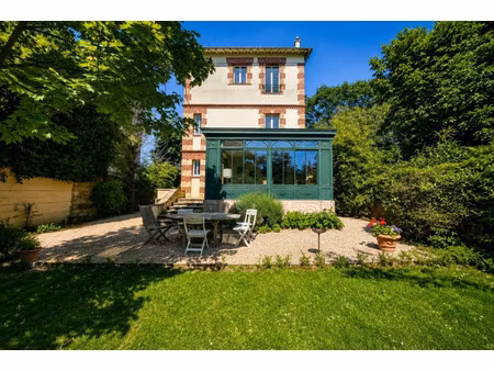 maison de luxe à vendre dans le quartier sud rer