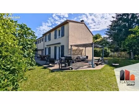 maison 7 pièces 130 m²