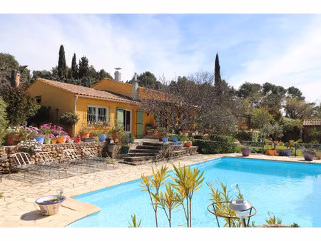 maison de luxe à vendre à le castellet