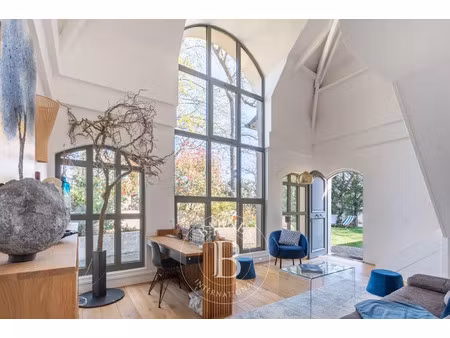 maison de luxe à vendre dans le quartier le village