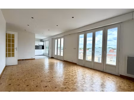 location appartement  90 m² t-4 à joinville-le-pont  1 990 €