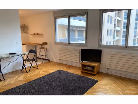 location appartement  m² t-1 à lyon 5  820 €