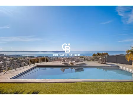 villa de luxe à vendre dans le quartier centre ville