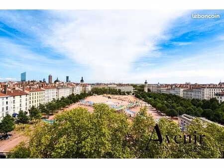 appartement 5 pièces 309 m²