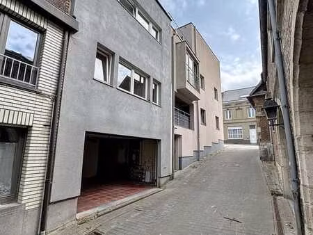 garage pour 2 voitures avec espace de stockage à louer centr