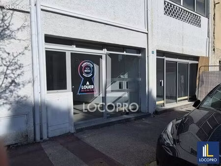 local commercial 60 m²