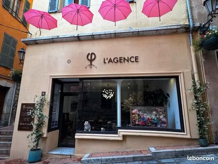 local commercial  emplacement exceptionnel