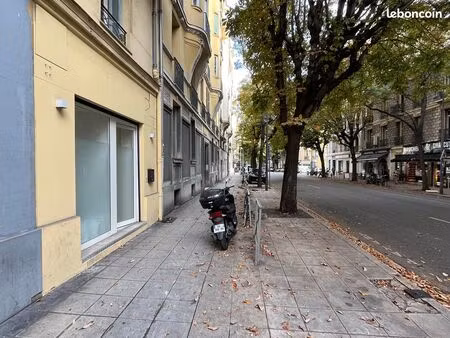 local commercial en très bon état à vendre avec vitrine sur rue très passante – nice riqui