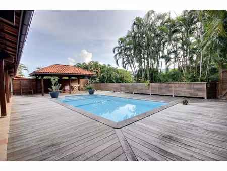 maison de luxe à vendre à les trois-îlets