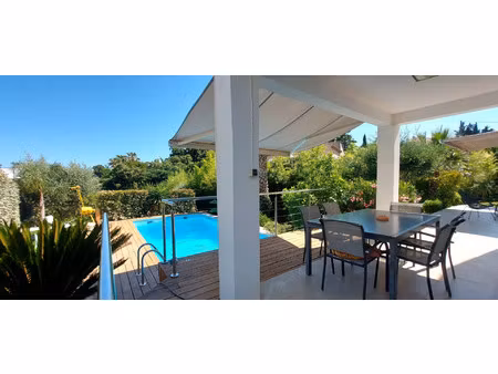 villa de luxe à vendre dans le quartier saint aygulf