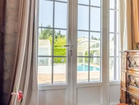 villa 9 pièces 181 m²